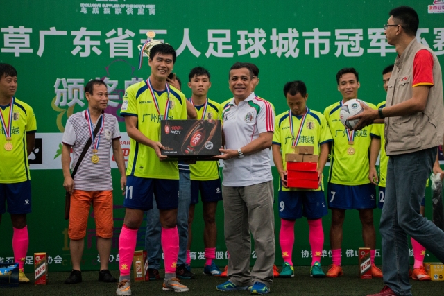 国际米兰提前三轮夺冠 第21次赢得意甲冠军